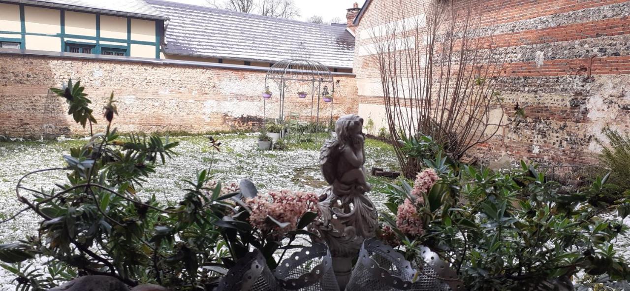 Maison D'Hotes Archangels Home Saint-Saëns Екстериор снимка